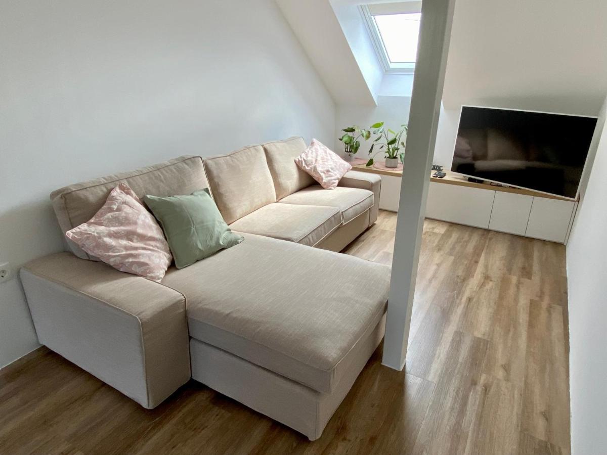דירות Mengeš Sunny Oak Estate מראה חיצוני תמונה