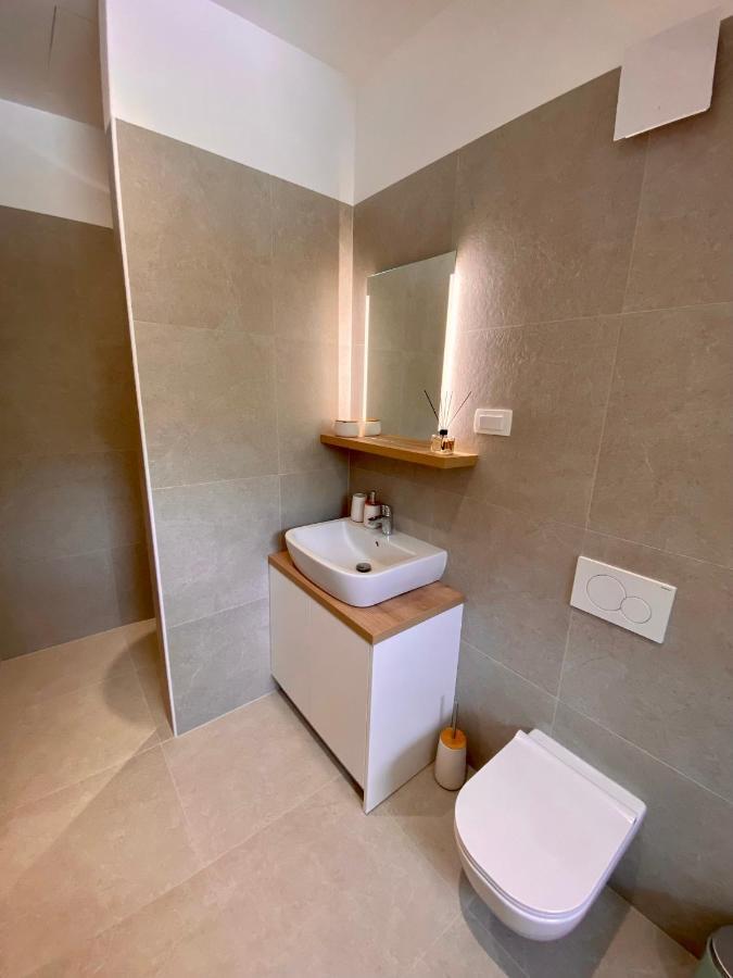 דירות Mengeš Sunny Oak Estate מראה חיצוני תמונה